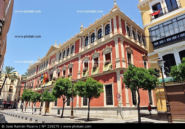 Edificio de la Real Audiencia de Sevilla. Extraída de Photaki